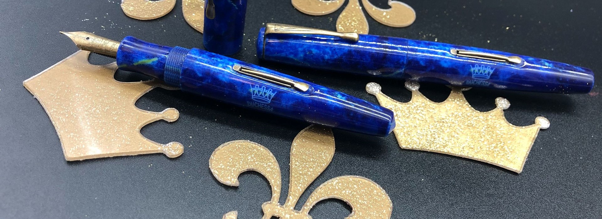 Duchessa fountain pen fleur de lis